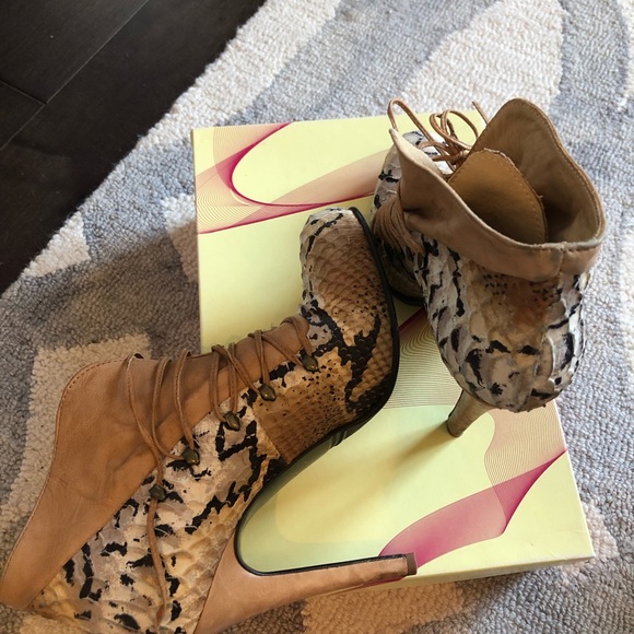 Browns snake lace booties size 38 - Picture 5 of 5